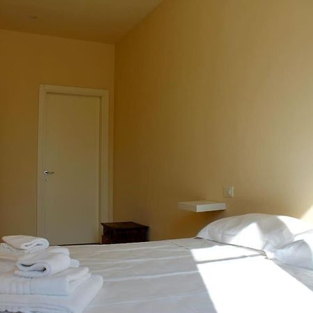 Modern 3Br Near Santa Maria Novella Station Apartment ฟลอเรนซ์ ภายนอก รูปภาพ
