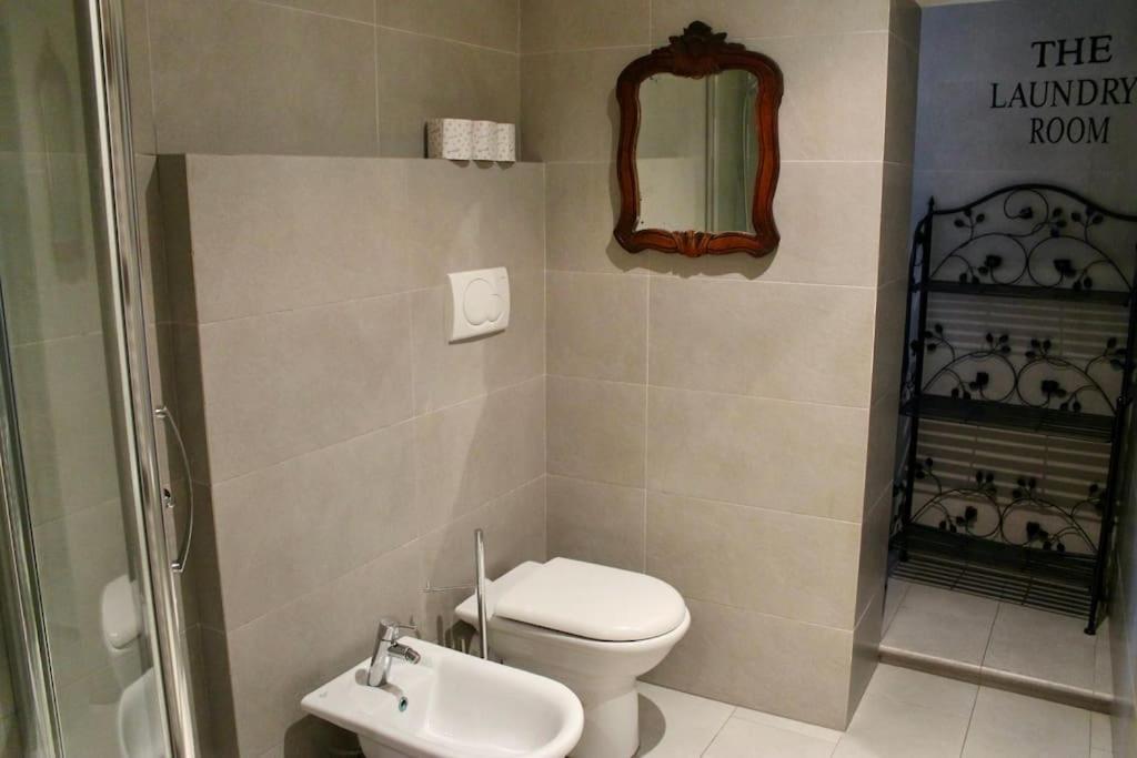 Modern 3Br Near Santa Maria Novella Station Apartment ฟลอเรนซ์ ภายนอก รูปภาพ
