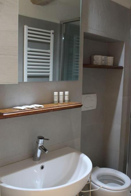 Modern 3Br Near Santa Maria Novella Station Apartment ฟลอเรนซ์ ภายนอก รูปภาพ