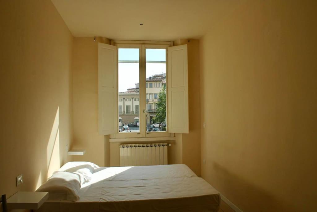 Modern 3Br Near Santa Maria Novella Station Apartment ฟลอเรนซ์ ภายนอก รูปภาพ
