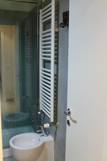 Modern 3Br Near Santa Maria Novella Station Apartment ฟลอเรนซ์ ภายนอก รูปภาพ